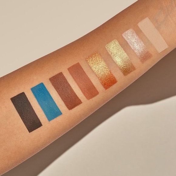 Chella Divine Purpose Eyeshadow Palette 🦋 - Picture 3 of 4